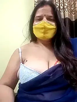 Bella – webcam model profile photo Image 7