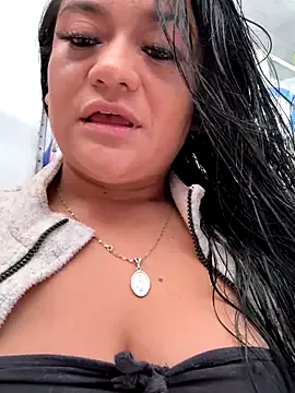 Dolce – webcam model profile photo Image 12