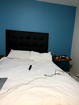 IzaBelle – webcam model profile photo Image 6