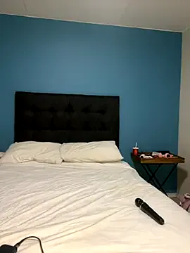 IzaBelle – webcam model profile photo Image 7