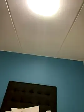 IzaBelle – webcam model profile photo Image 8