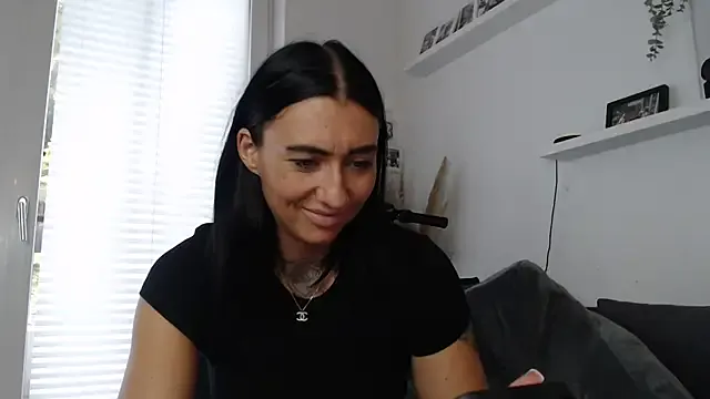 CatalinaDalessio – webcam model profile photo Image 17