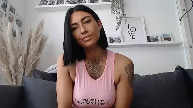 CatalinaDalessio – webcam model profile photo Image 2