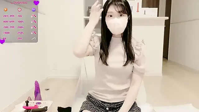 LaraCharm – webcam model profile photo Image 19