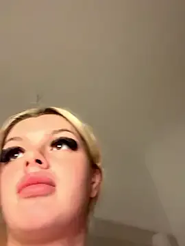 AnnieArias – webcam model profile photo Image 13