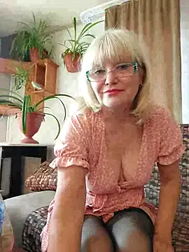 MiaWhitePink_ – webcam model profile photo Image 9