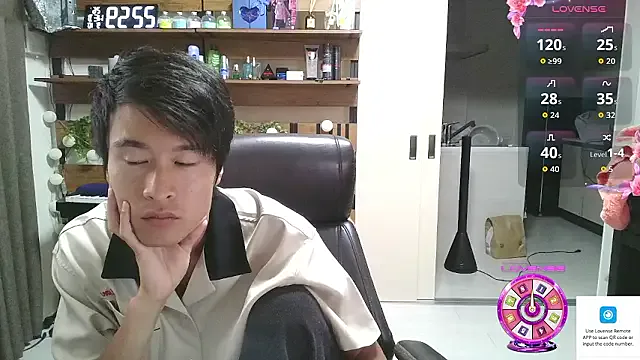 Dolce – webcam model profile photo Image 13