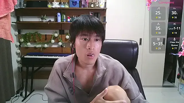 Dolce – webcam model profile photo Image 18