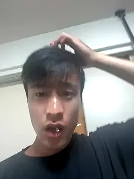 Dolce – webcam model profile photo Image 3