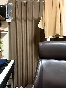 Dolce – webcam model profile photo Image 6