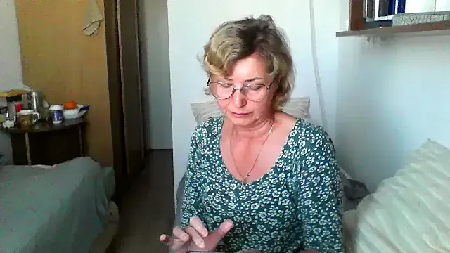 BelleLouiseVp – webcam model profile photo Image 5