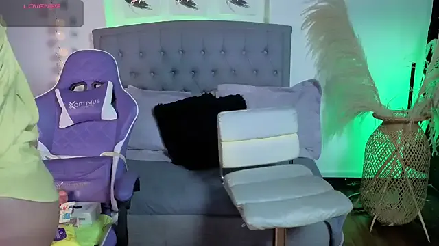 Dolce – webcam model profile photo Image 15