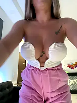 HaleyLyon – webcam model profile photo Image 12