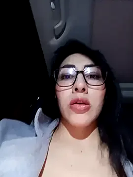 AllaRoberts – webcam model profile photo Image 5