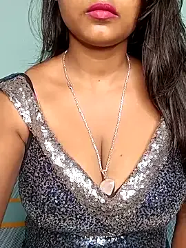 ErzabelLew – webcam model profile photo Image 11