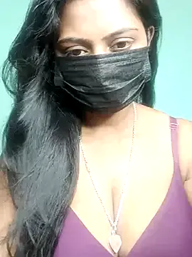 ErzabelLew – webcam model profile photo Image 6