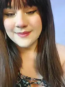 Carine – webcam model profile photo Image 10