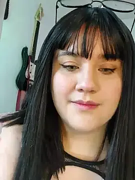 Carine – webcam model profile photo Image 19