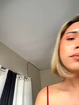 LuluWilde – webcam model profile photo Image 10