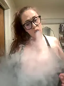 MiraKova – webcam model profile photo Image 2