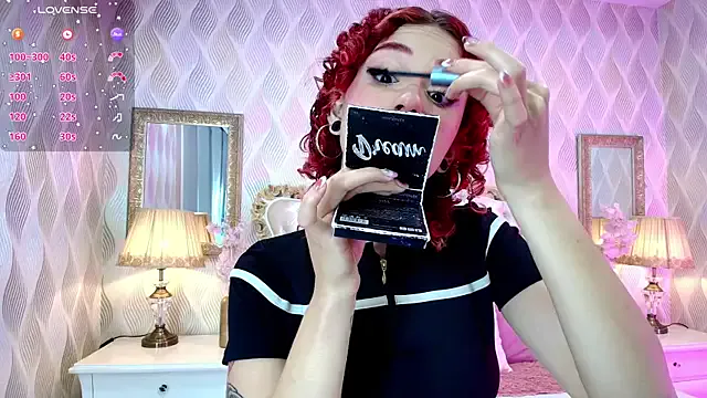 Dolce – webcam model profile photo Image 12