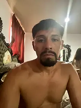 Carine – webcam model profile photo Image 16