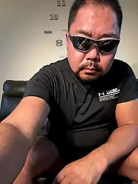 LaraCharm – webcam model profile photo Image 4