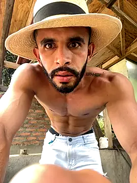 AishaHart – webcam model profile photo Image 14