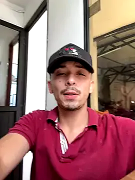 KateGale – webcam model profile photo Image 8