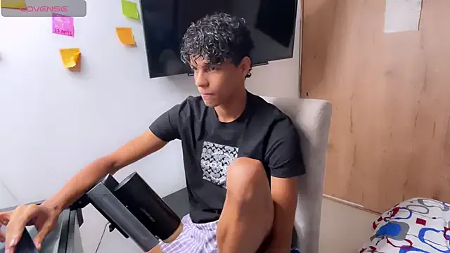 MelinaLuviani – webcam model profile photo Image 5