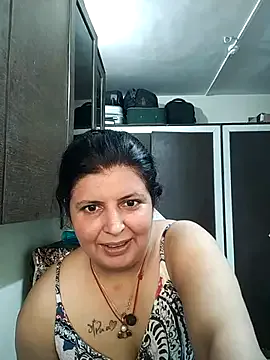 OliviaLifton – webcam model profile photo Image 3