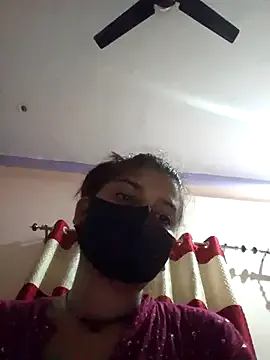 PollyElfi – webcam model profile photo Image 3