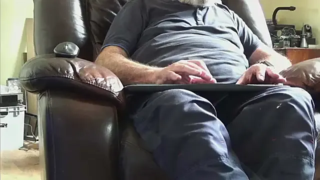 Dolce – webcam model profile photo Image 15