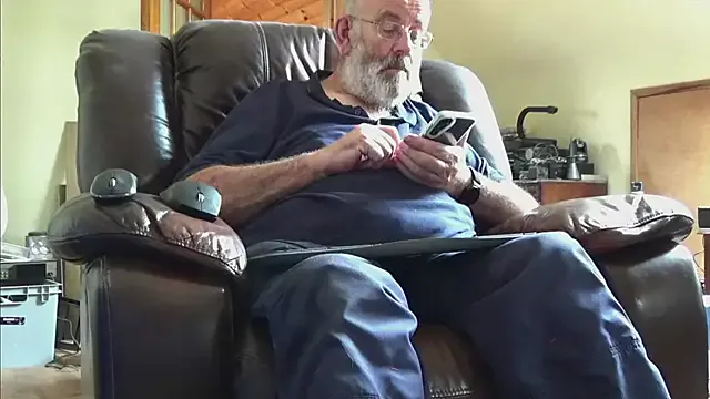 Dolce – webcam model profile photo Image 2