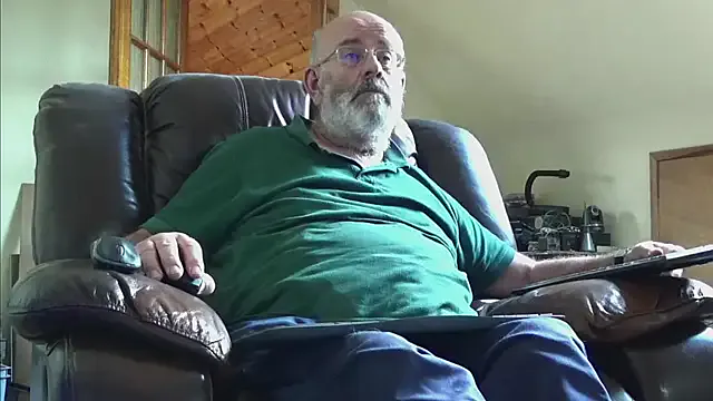 Dolce – webcam model profile photo Image 4