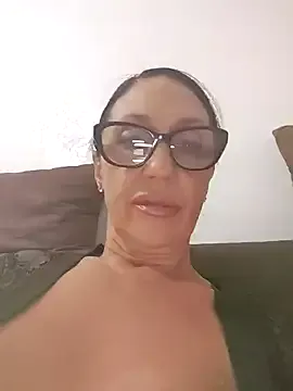 EsmeBrowm – webcam model profile photo Image 16