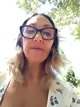 EsmeBrowm – webcam model profile photo Image 5