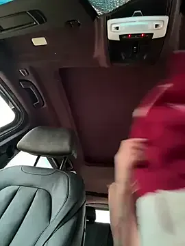 Dolce – webcam model profile photo Image 13