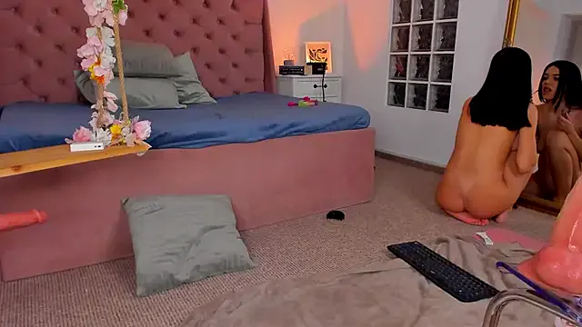 Dolce – webcam model profile photo Image 11