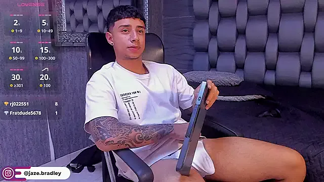 MollyBoston – webcam model profile photo Image 15