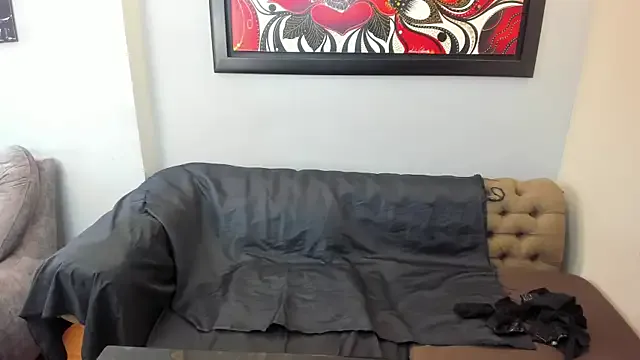 Brilliant-Kiss – webcam model profile photo Image 11