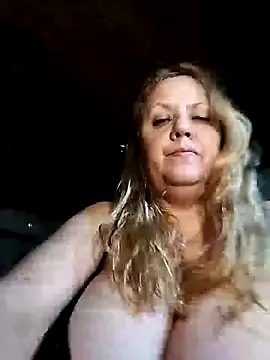 LeyahSummer – webcam model profile photo Image 19