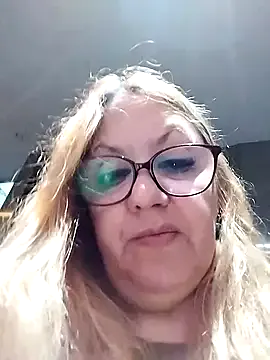 LeyahSummer – webcam model profile photo Image 9