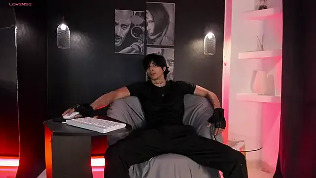 Dolce – webcam model profile photo Image 14