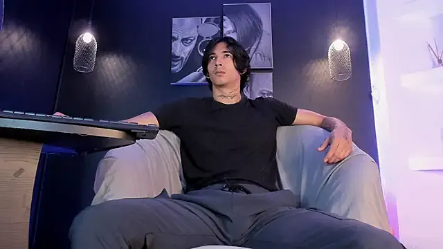 Dolce – webcam model profile photo Image 7