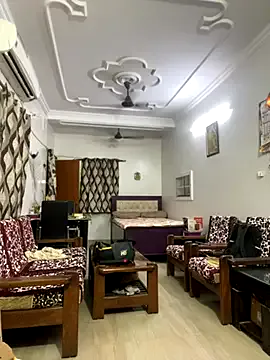 SerenaStar – webcam model profile photo Image 14