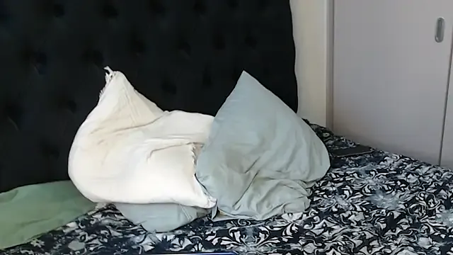 CatalinaDalessio – webcam model profile photo Image 2