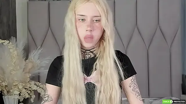 Dolce – webcam model profile photo Image 12