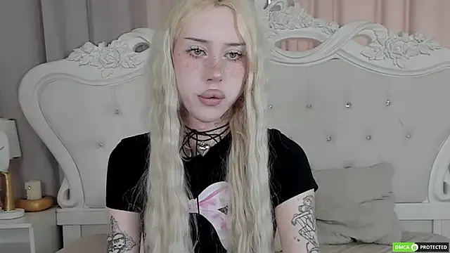 Dolce – webcam model profile photo Image 13