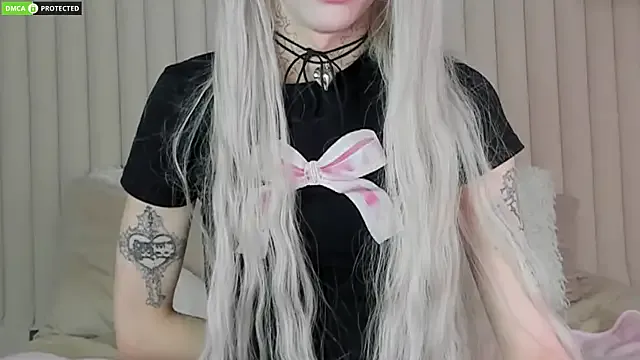 Dolce – webcam model profile photo Image 17